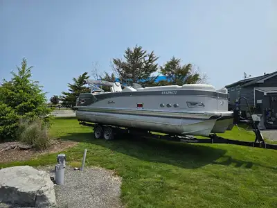 2018 Avalon tri toon. 150 Mercury outboard. Boat and motor have 22hrs on them. New shore lander trai...