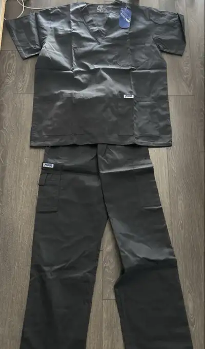 This Mobb scrub set is brand new with tags, ready for its first shift! The fabric is so soft and com...
