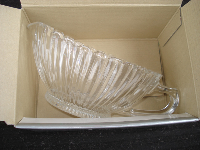 Mikasa crystal gravy boat in Kitchen & Dining Wares in Charlottetown - Image 4