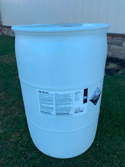 Empty 208L hard plastic car wash soap barrels. It can be used for a variety of purposes The conditio...