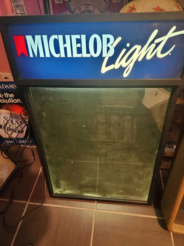 enseigne lumineuse michelob light  in Arts & Collectibles in Drummondville - Image 3