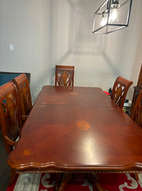 Dining Table with a set of 6 chairs