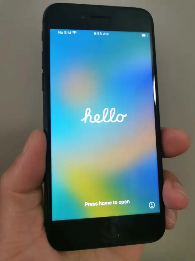 iPhone 8 64G Unlocked/mint condition/new battery