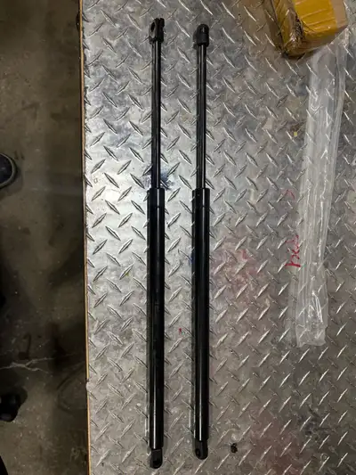 2023 Hyundai Tucson rear hatchback shocks fits most Hyundai hatchback ….both for $30 at dealer $117...