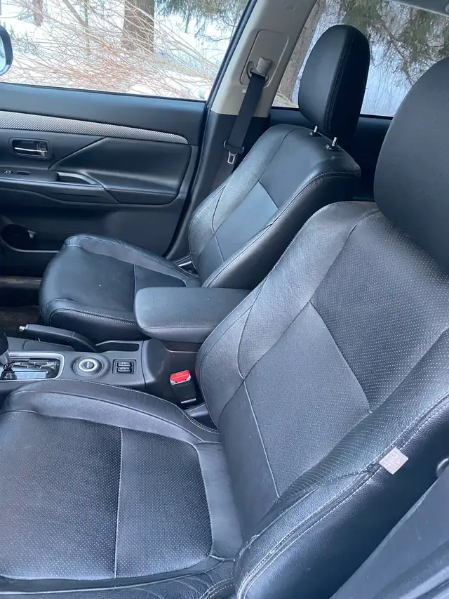 2015 Mitsubishi Outlander *certified in Cars & Trucks in Napanee - Image 6