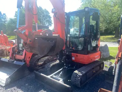 2023 KX033-4 cab with a/c 3.5t rubber track strait blade 2 buckets hydraulic thumb 4.99% financing