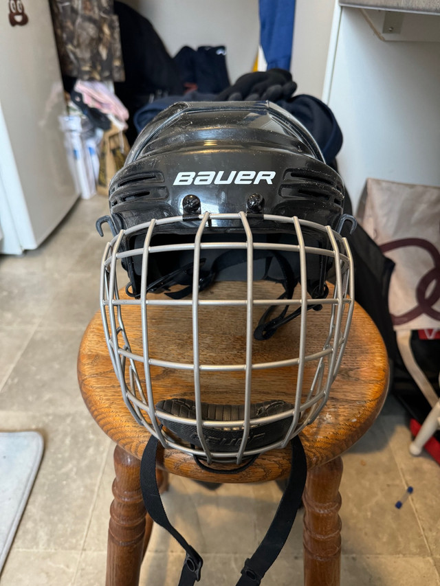 CCM Youth Skates 12,  helmet, elbow pads  in Hockey in Sudbury - Image 3