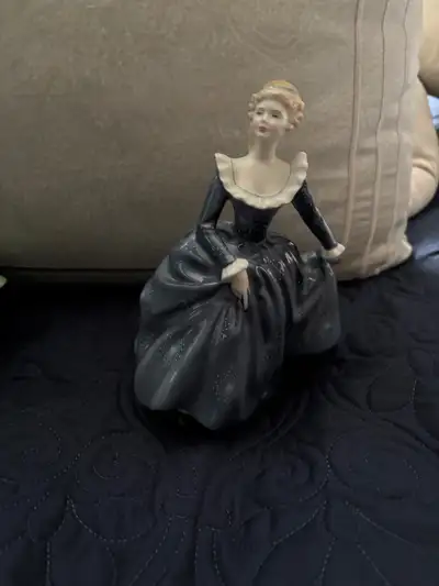 Royal Dalton Figurines Vintage, View more