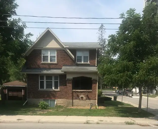 3 furnished male student rooms 6-bedroom house. 5 1 26 - 4 26 27