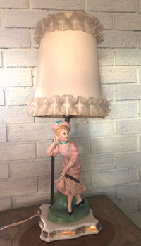 Beautiful vintage ceramic lady figurine lamp