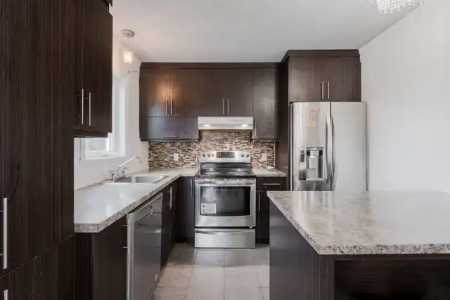 Cinq chambres étudiant(e)s a louer dans une maison in Room Rentals & Roommates in Sherbrooke - Image 13