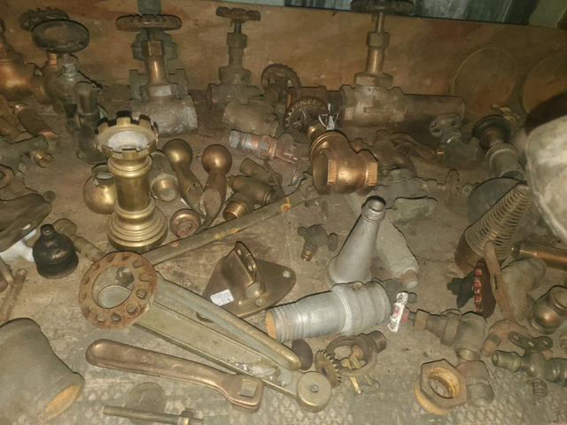 Vintage Antique Brass Valves Decor Huge Selection in Arts & Collectibles in Edmonton - Image 3
