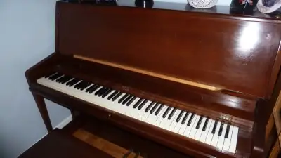 piano, trains électriques LIONEL et HO, View more