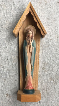 MADONNE vintage SCULPTÉ À LA MAIN DANS UN autel en bois noble