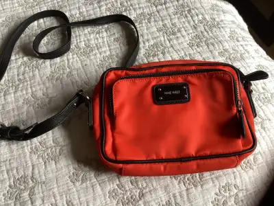 Beau sac bandoulière nine West