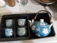 Ceramic Tea set with tea strainer