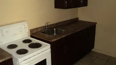 Ground floor one bedroom apartment. Located at 715 Union Street. One month security deposit required...