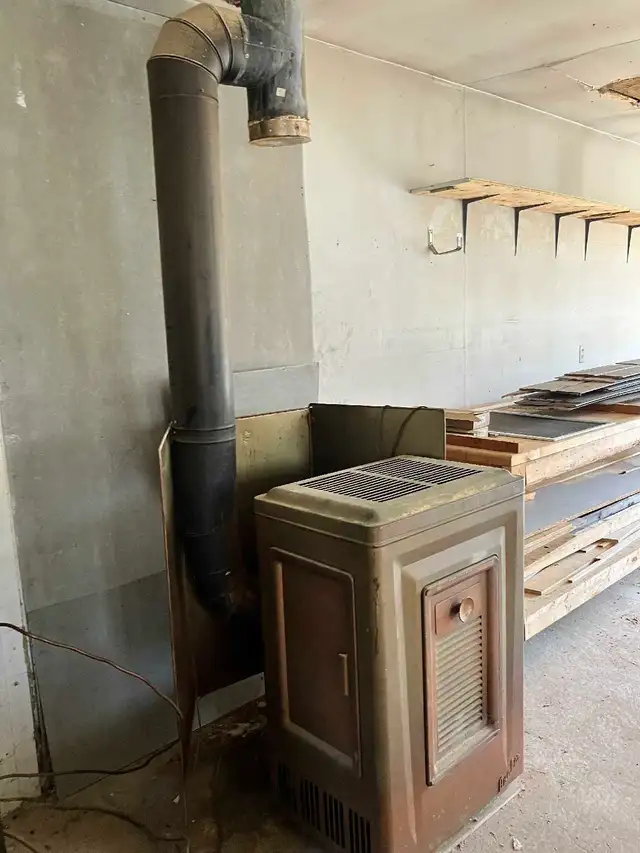Poêle à mazout in Fireplace & Firewood in Lanaudière - Image 3