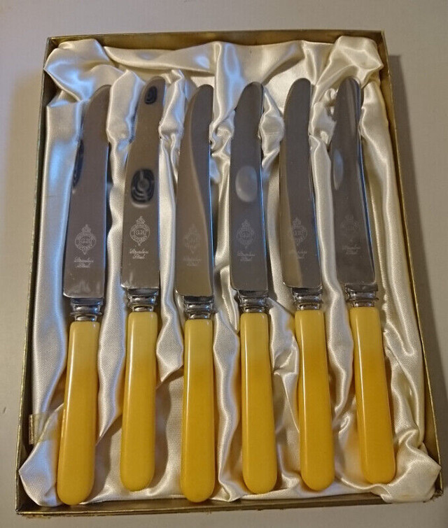 Vintage G.H Warranted Cutlery Superior Stainless Steel Knives in Arts & Collectibles in Oshawa / Durham Region - Image 2