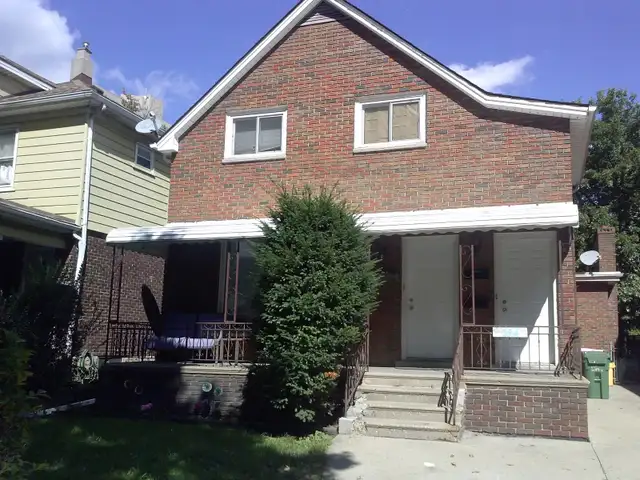 Large , fully furnished 2 bedroom apartment (Top Floor) in Short Term Rentals in Windsor Region - Image 2