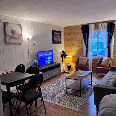 Two bedrooms mobile locate at a quiet mobile home trailer park, easy to access, close to shopping ce...