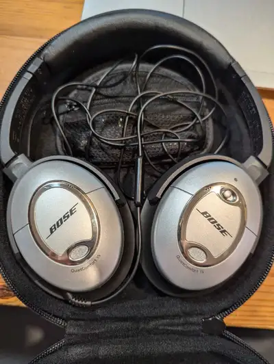 BOSE head phones noise cancelling , View more