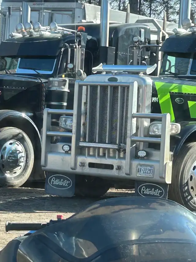 2022 Peterbilt  in Heavy Trucks in Thunder Bay - Image 4