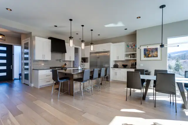 Stunning views, a pool, and preplumbed for a suite in U Mission!62864383369346123