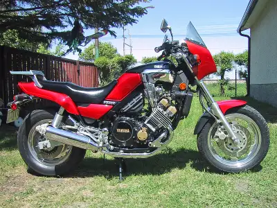For sale is my 1986 Yamaha Fazer FZX750S. It is totally original down to the original chain. I am th...