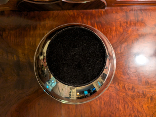 Gorgeous Decorative Pedestal Bowl from Crate and Barrel in Home Décor & Accents in Leamington - Image 4