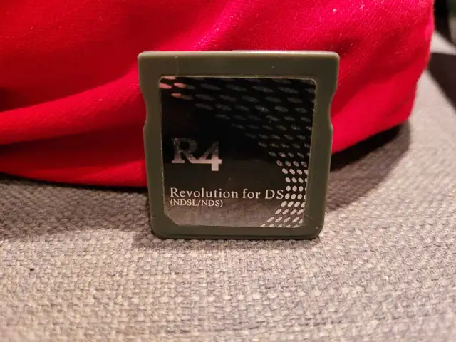 Nintendo DS R4 Cartridge in Nintendo DS in Oakville / Halton Region - Image 3