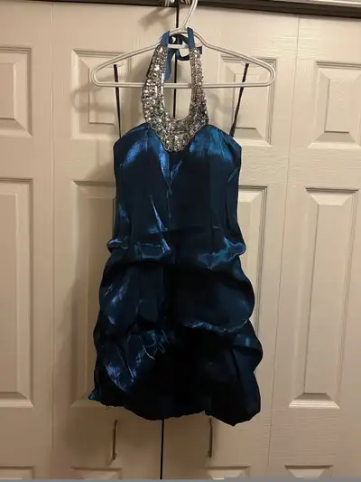 Prom dresses size 2-4, View more