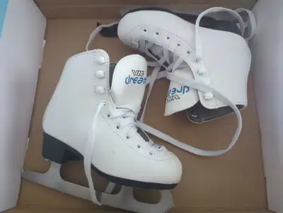 VIC Dream Skates 11Y, View more