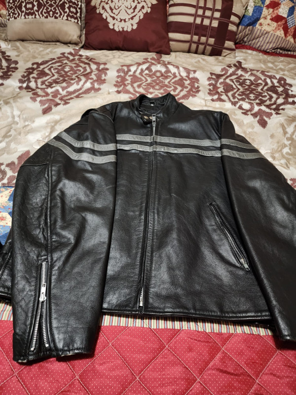 Unik Men's Leather Jacket Size 48 in Men's in Kapuskasing