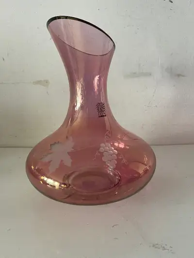 WINE DECANTER ROSCHER & CO. MADE IN ROMANIA, Rose de France Amethyst pinkish COLOR, GORGEOUS. CELEBR...