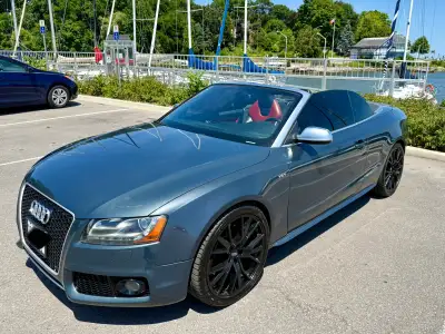 Fully loaded, awesome condition including new 20” ART Replica wheels wrapped in new Michelin Pilot S...