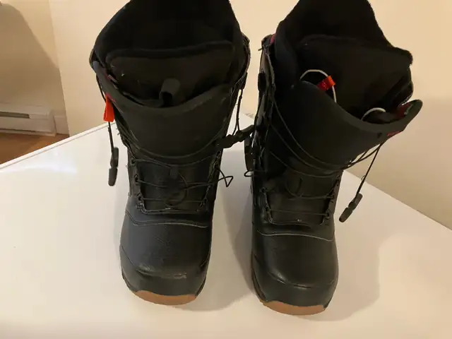 Complete snowboard kit - Excellent condition in Snowboard in Nanaimo - Image 6