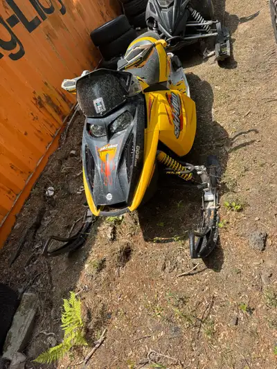 Good working sled Looking to buy a boat. Has papers