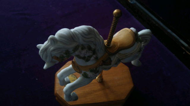 Porcelain Music box Westland numbered Carousel Horse in Arts & Collectibles in City of Toronto - Image 3
