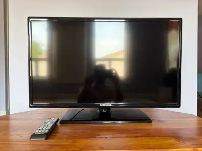 Samsung 26" LED HDTV | OG Remote | Excellent Cond HDMI Ready, View more