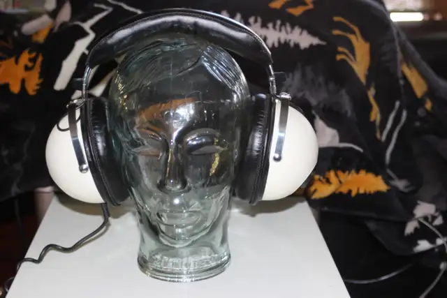 Vintage Concerto SH-1500 Headphones. Mint Condition in Headphones in City of Toronto - Image 2