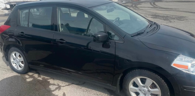 Nissan Versa dans Autos et camions  à Ville de Montréal - Image 3