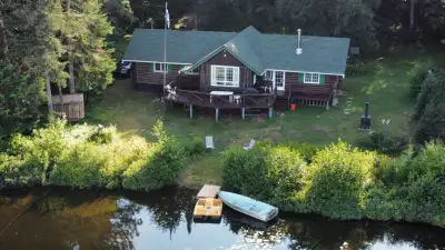 *Location mensuelle* Authentique chalet en bois rond au cachet unique (non-fumeur), fraîchement réno...