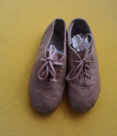 - BLOCH leather split sole lace up Jazz dance shoes size 10 (18 cm/7 inches) - $20 - BLOCH leather s...