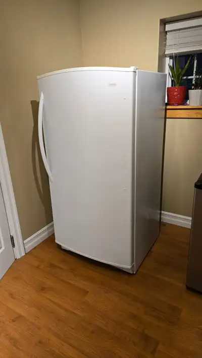 Upright freezer  (Danby) - 16 Cuft  (Non smoking/Pet free home)), View more