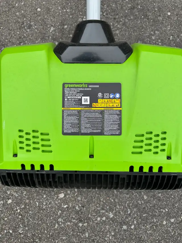 Greenworks Electric Snow Thrower in Snowblowers in Mississauga / Peel Region - Image 3