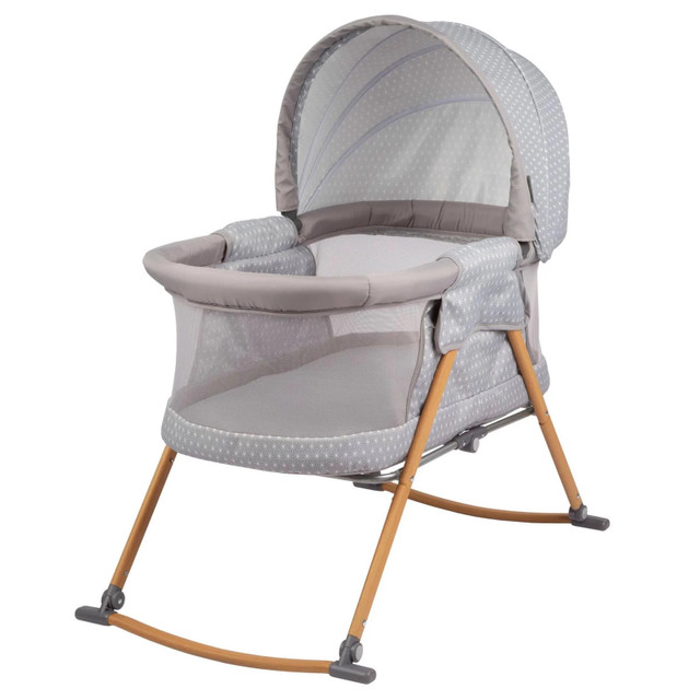 Safety 1st Amherst Bassinet in Strollers, Carriers & Car Seats in City of Toronto