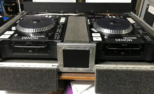 2 Denon DJ DN-S5000 Table Top Single CD Player in Performance & DJ Equipment in City of Montréal - Image 5