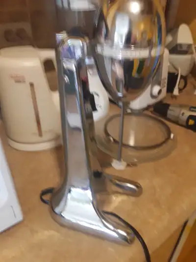 The VTG Classic Chrome Hamilton Beach Master, specifically the model 730C, is a retro-style drink mi...