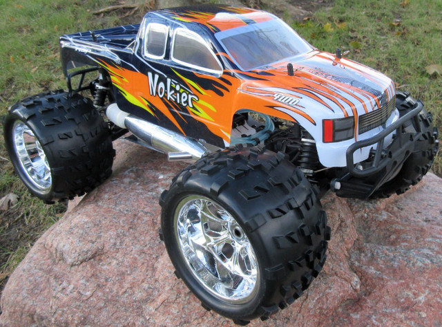 New RC Truck Nitro Gas  4.57cc Engine 2 Speed 1/8 Scale 4WD in Hobbies & Crafts in City of Halifax - Image 2